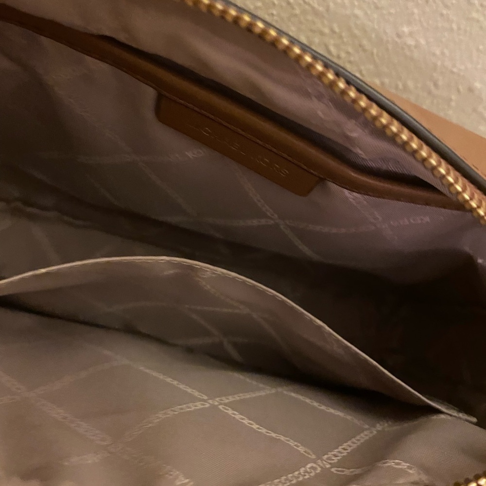 Michael Kors crossbody - Picture 5 of 5